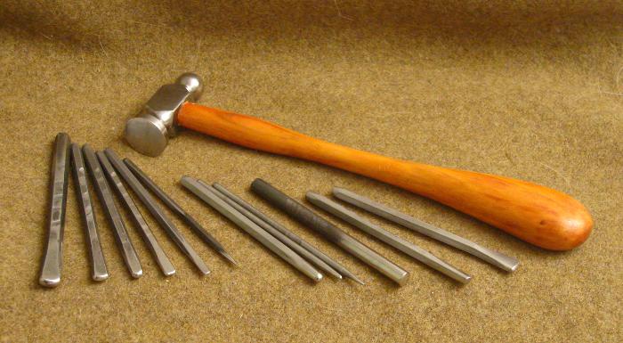 Photo of full set of tools including 25mm chasing hammer